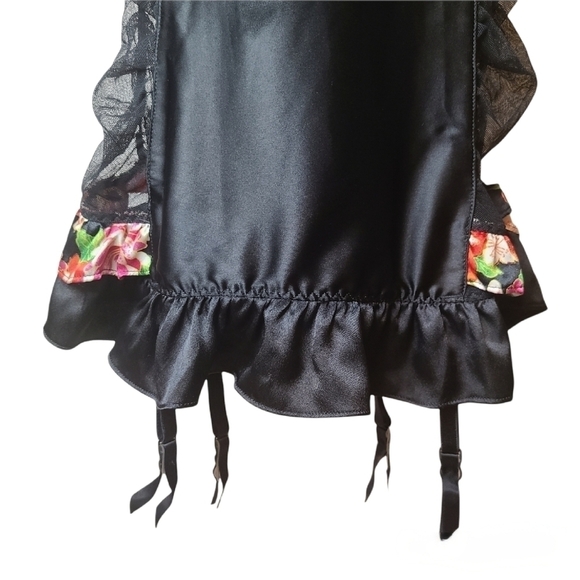 Victoria's Secret Lingerie Black Floral Bows, Mesh Panels, Garter Straps 36D - Picture 4 of 15